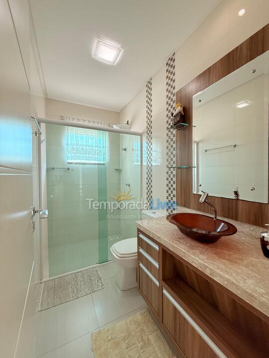 Casa para aluguel de temporada em Bombinhas (Canto Grande)