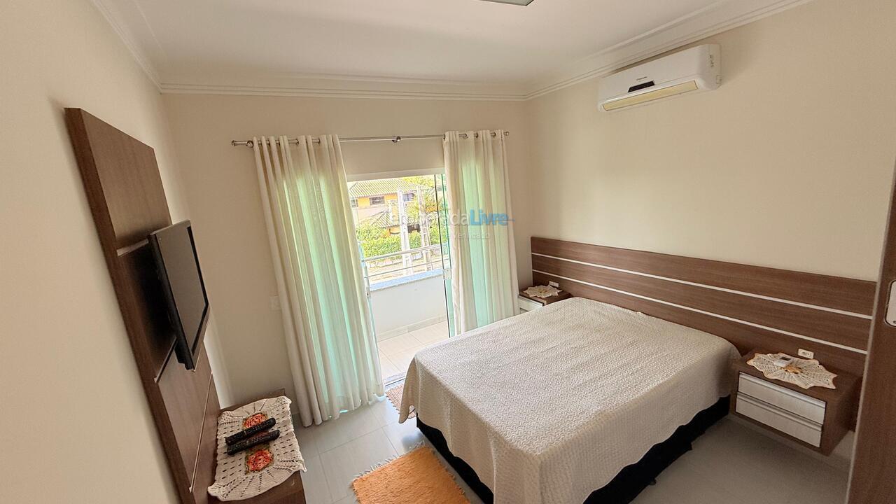 Casa para aluguel de temporada em Bombinhas (Canto Grande)