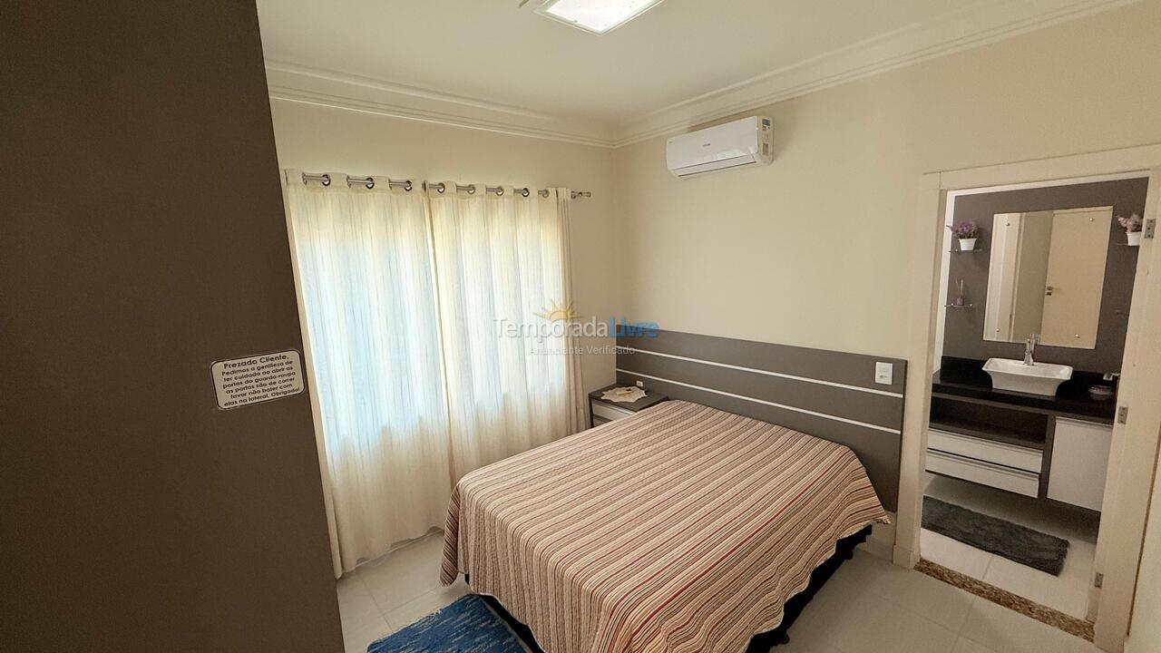 Casa para aluguel de temporada em Bombinhas (Canto Grande)