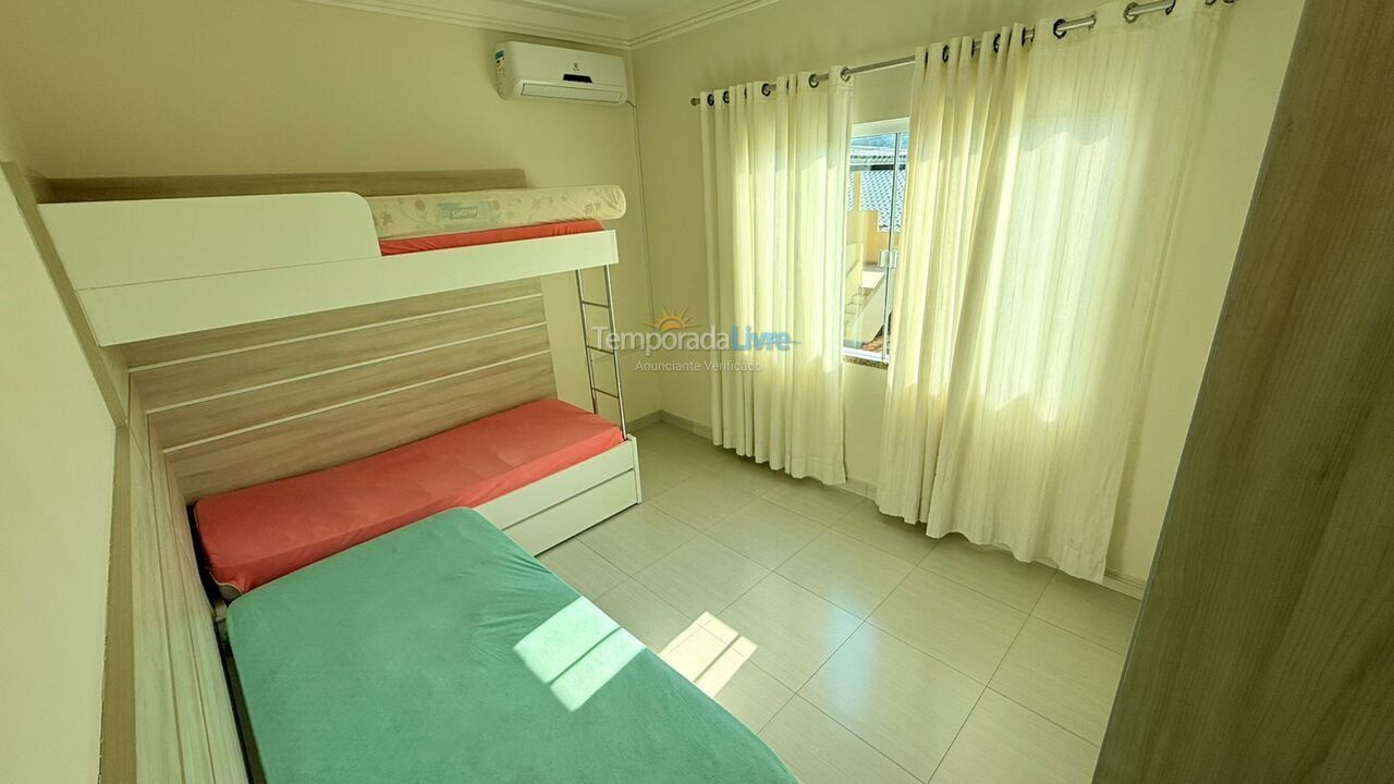 Casa para aluguel de temporada em Bombinhas (Canto Grande)