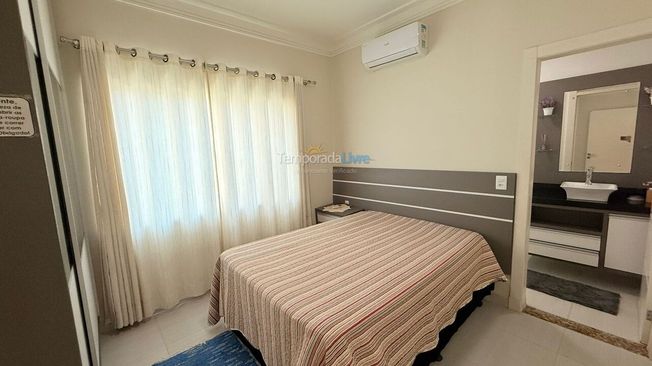 Casa para aluguel de temporada em Bombinhas (Canto Grande)