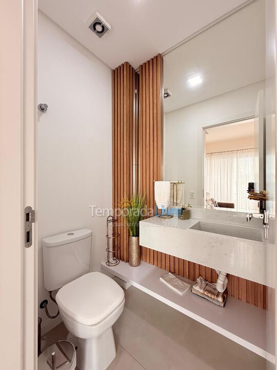 Apartamento para aluguel de temporada em Bombinhas (Canto Grande)