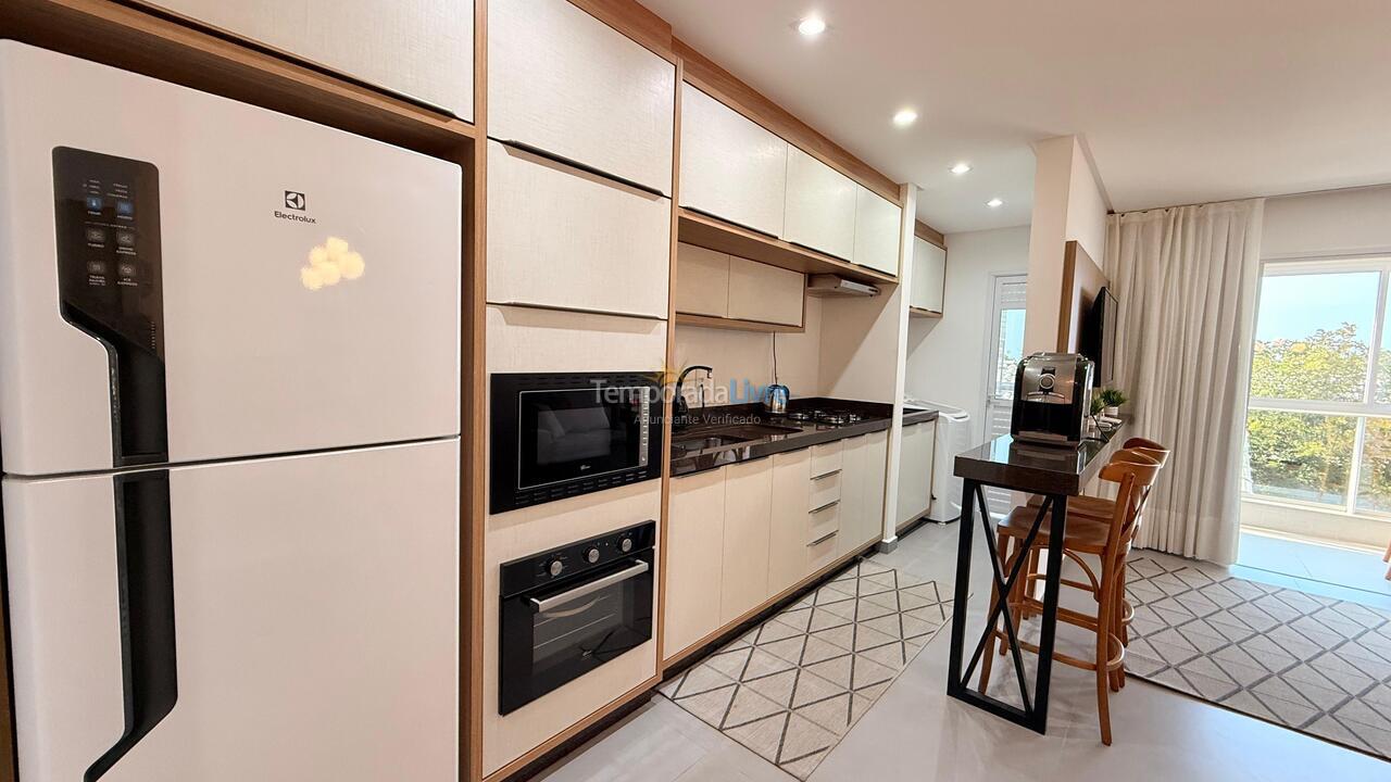 Apartamento para aluguel de temporada em Bombinhas (Canto Grande)