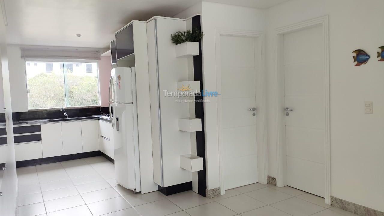 Apartamento para aluguel de temporada em Bombinhas (Canto Grande)