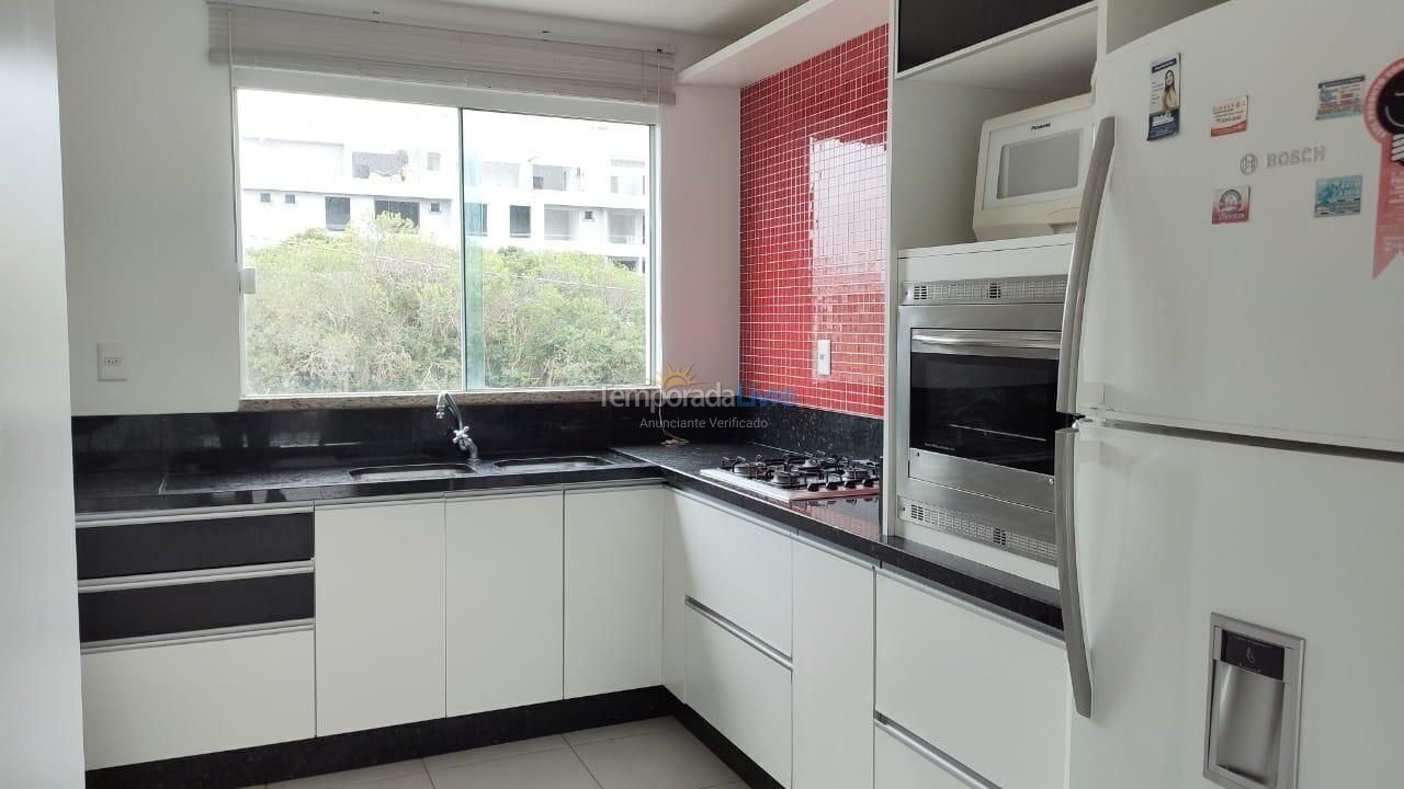 Apartamento para aluguel de temporada em Bombinhas (Canto Grande)