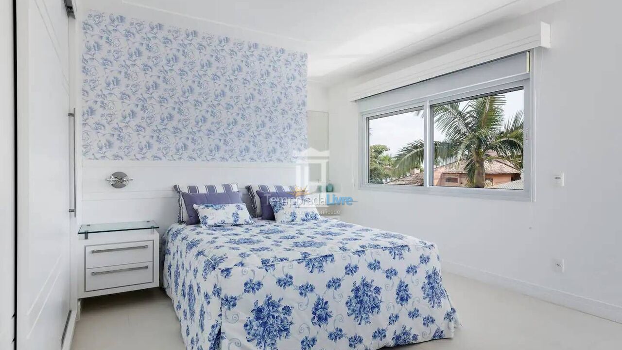 Casa para aluguel de temporada em Florianopolis (Jurerê Internacional)