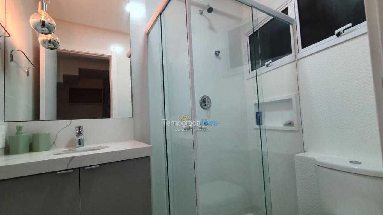 Apartamento para aluguel de temporada em Bombinhas (Canto Grande)