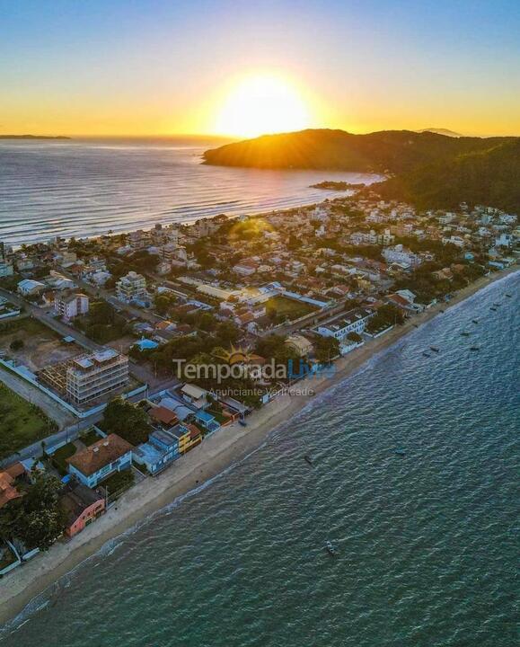 Apartamento para aluguel de temporada em Bombinhas (Canto Grande)