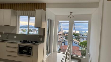 Cobertura Duplex de Alto Padrão à 240m da Praia