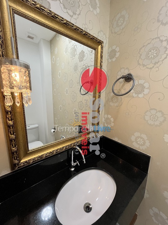 Apartamento para aluguel de temporada em Itapema (Meia Praia)