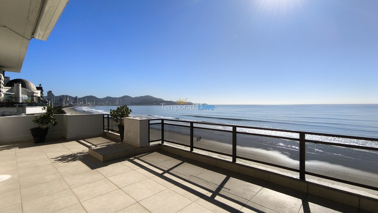 House for vacation rental in Itapema (Meia Praia)