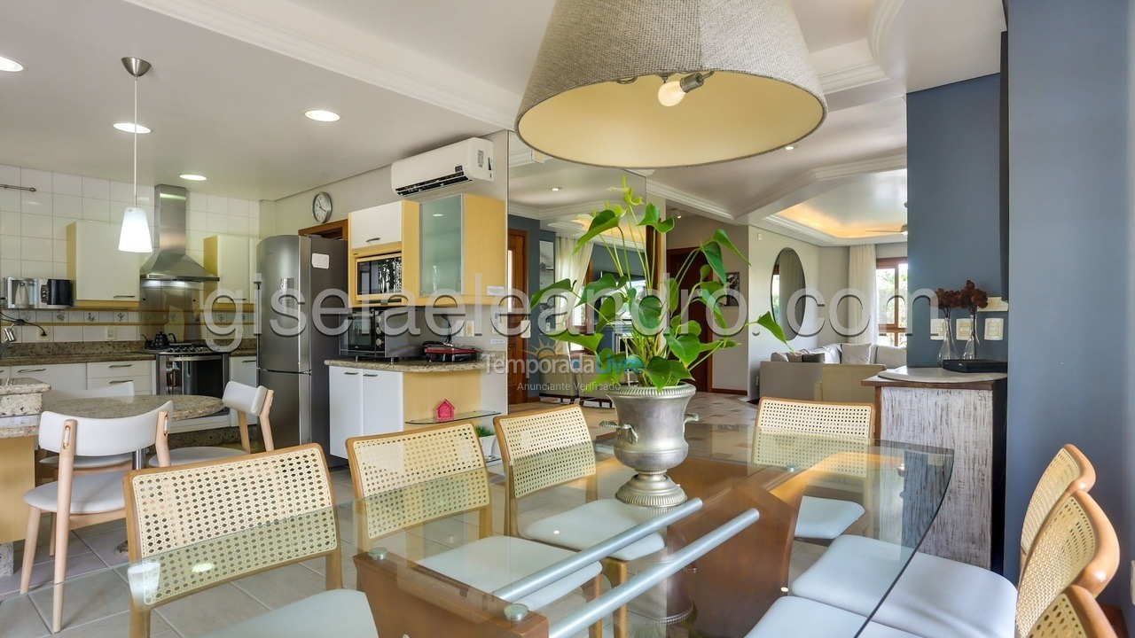 Casa para aluguel de temporada em Florianopolis (Jurerê Internacional)