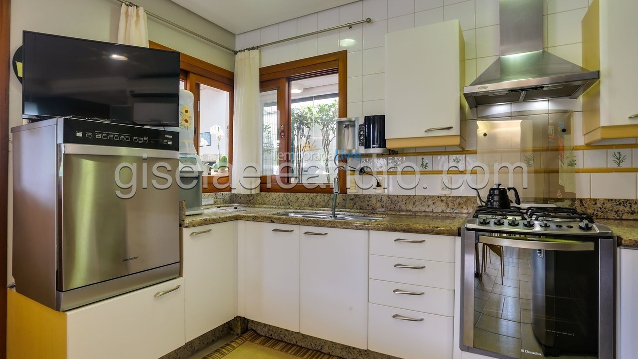 Casa para aluguel de temporada em Florianopolis (Jurerê Internacional)