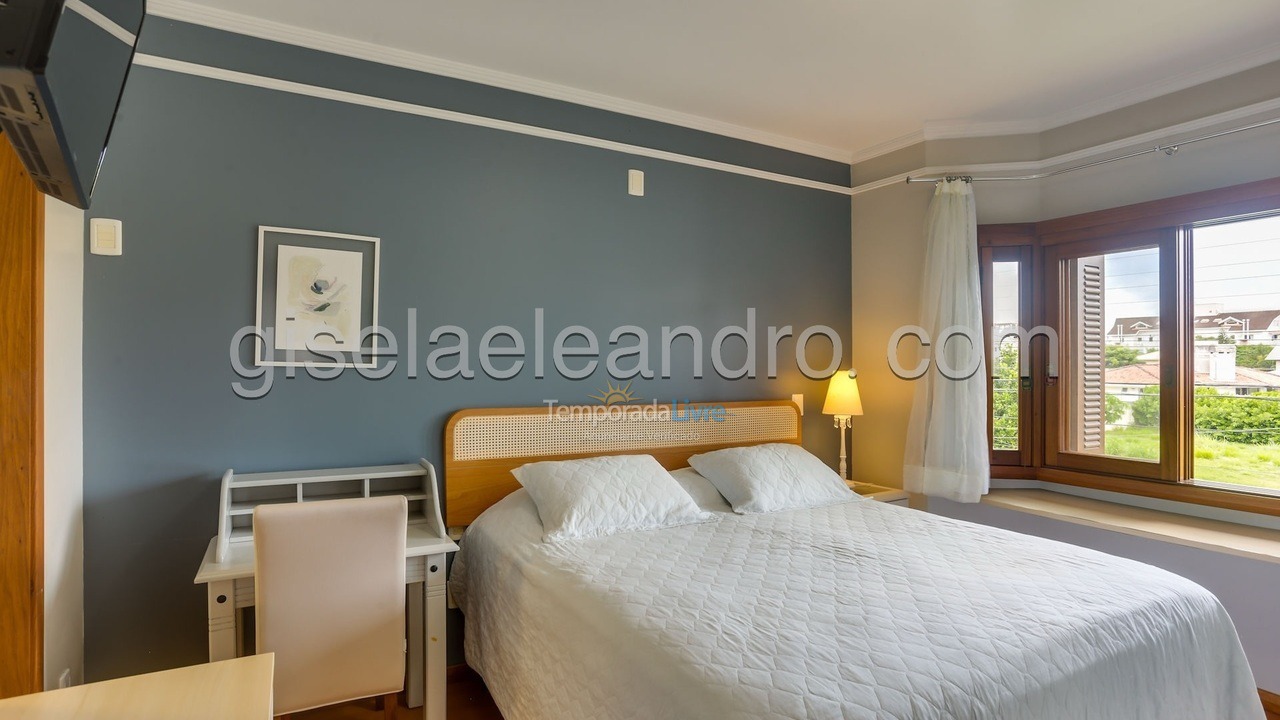 Casa para aluguel de temporada em Florianopolis (Jurerê Internacional)