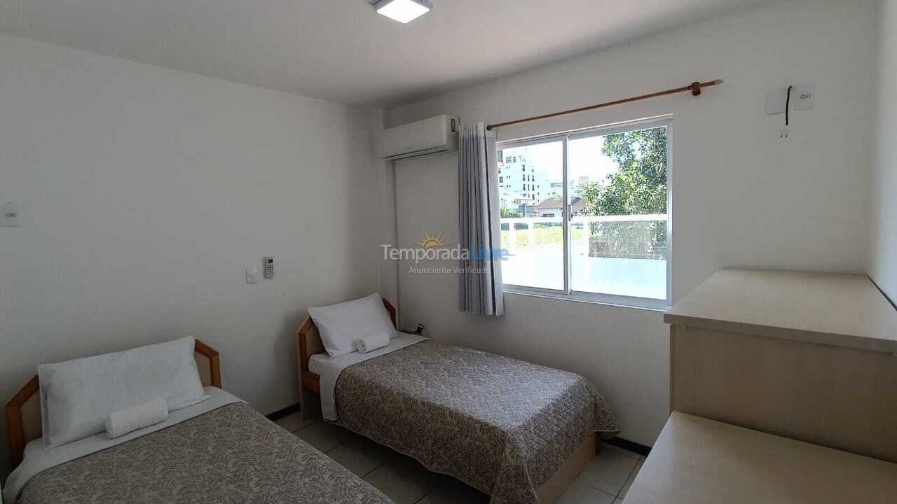 Apartamento para alquiler de vacaciones em Bombinhas (Praia de Bombas)