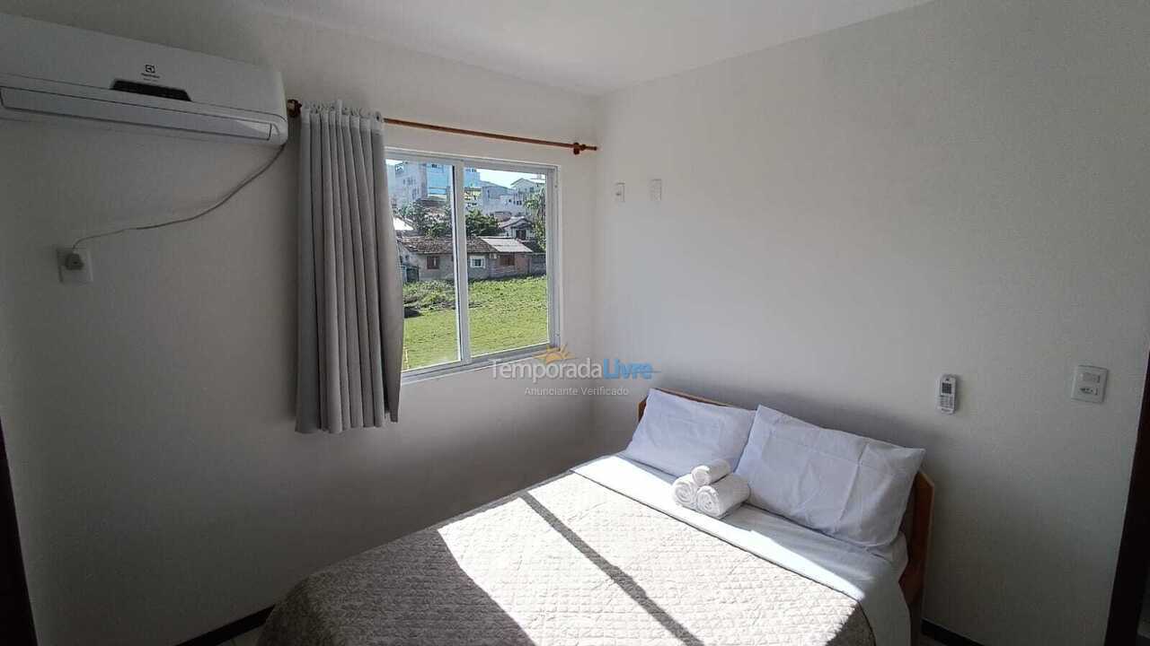 Apartamento para alquiler de vacaciones em Bombinhas (Praia de Bombas)