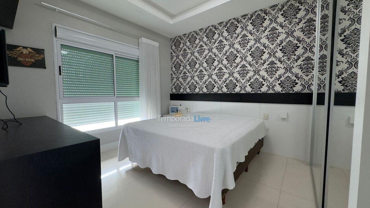 Apartment for vacation rental in Itapema (Meia Praia)