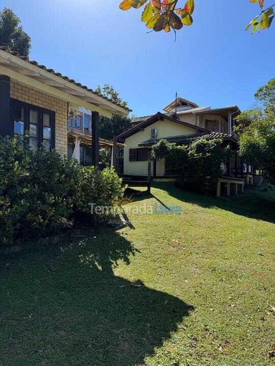 House for vacation rental in Imbituba (Praia do Rosa)