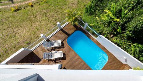 House with pool and sea view in Bombinhas