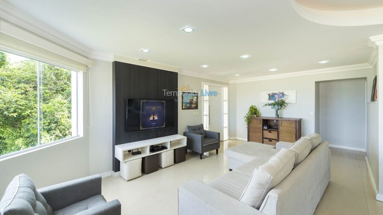 House for vacation rental in Bombinhas (Praia de Zimbros)