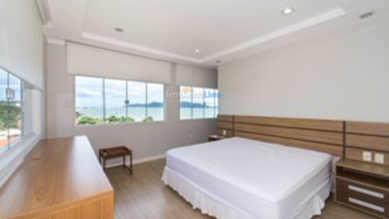 House for vacation rental in Bombinhas (Praia de Zimbros)