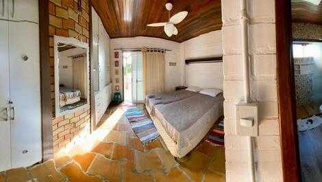 Beachfront house in Costão de Bombas for 15 people