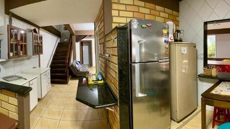 Beachfront house in Costão de Bombas for 15 people