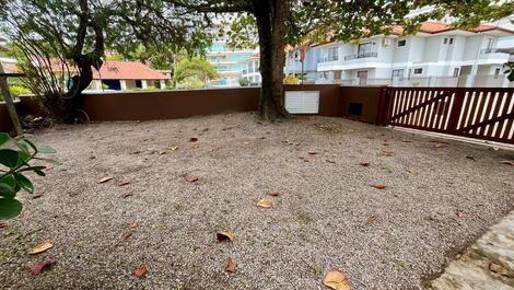 Beachfront house in Costão de Bombas for 15 people