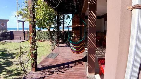 Beachfront house in Costão de Bombas for 15 people