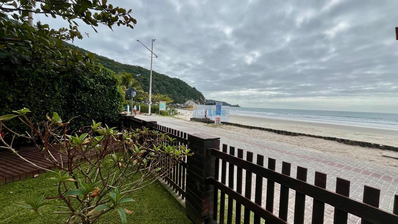 House for vacation rental in Bombinhas (Praia de Bombas)