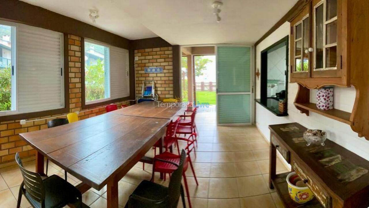 House for vacation rental in Bombinhas (Praia de Bombas)