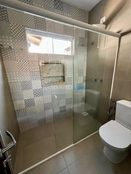 Casa para aluguel de temporada em Bombinhas (Praia de Bombas)