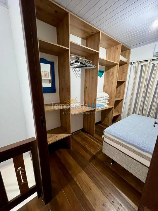 Casa para aluguel de temporada em Bombinhas (Praia de Bombas)