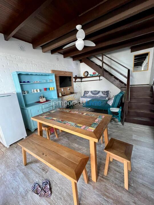 Casa para aluguel de temporada em Bombinhas (Praia de Bombas)