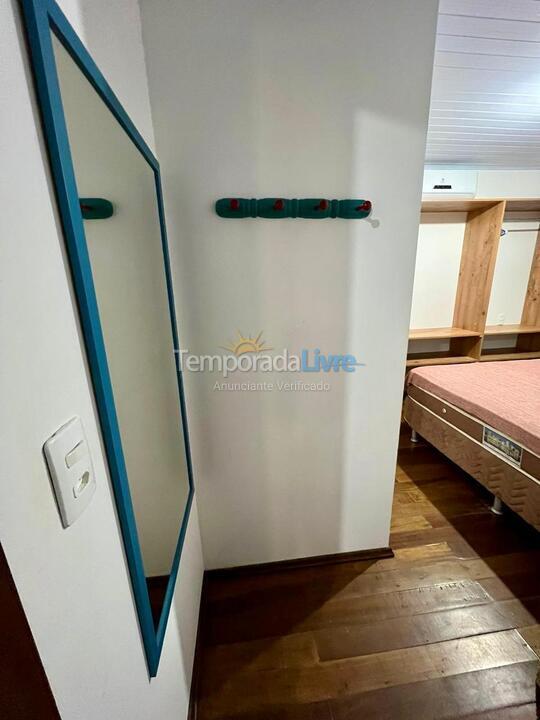 Casa para aluguel de temporada em Bombinhas (Praia de Bombas)