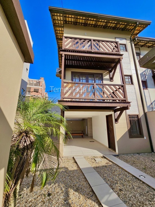 House for vacation rental in Bombinhas (Canto Grande)