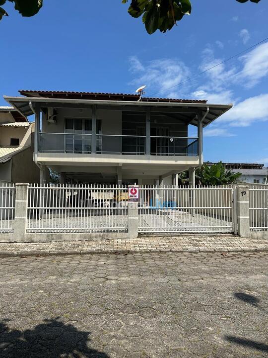 House for vacation rental in Bombinhas (Canto Grande)