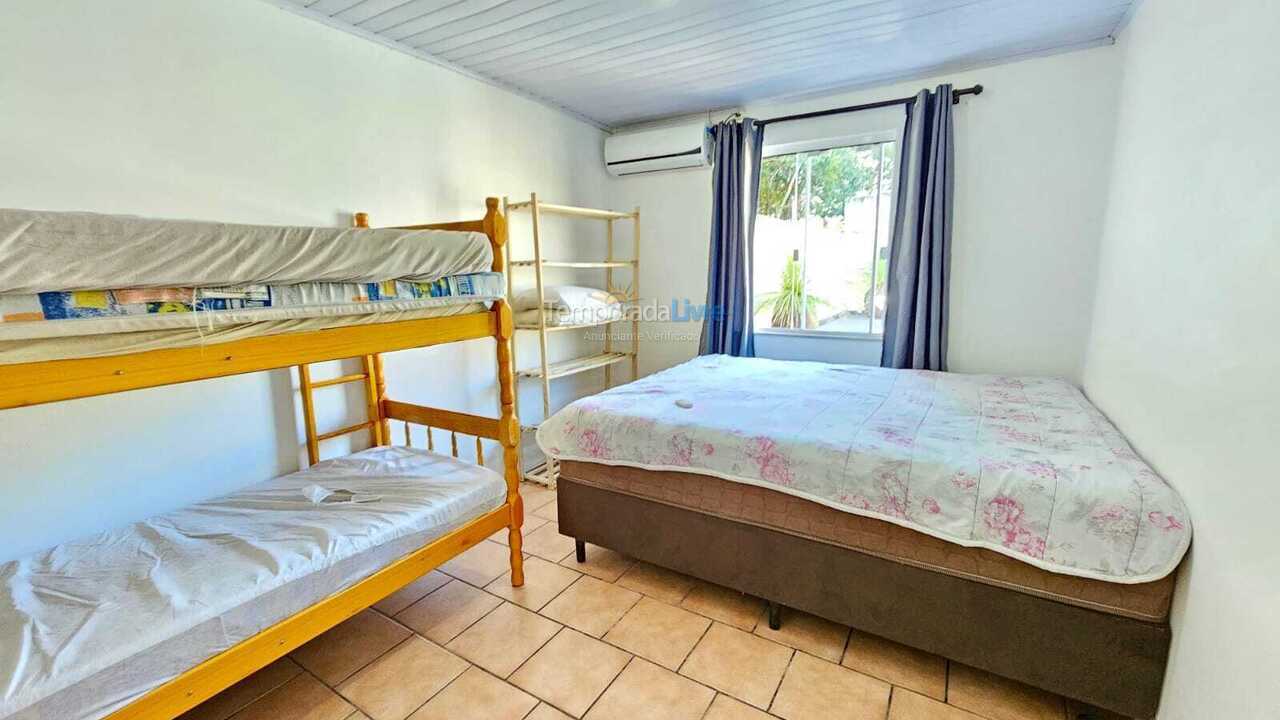 Casa para alquiler de vacaciones em Bombinhas (Canto Grande)