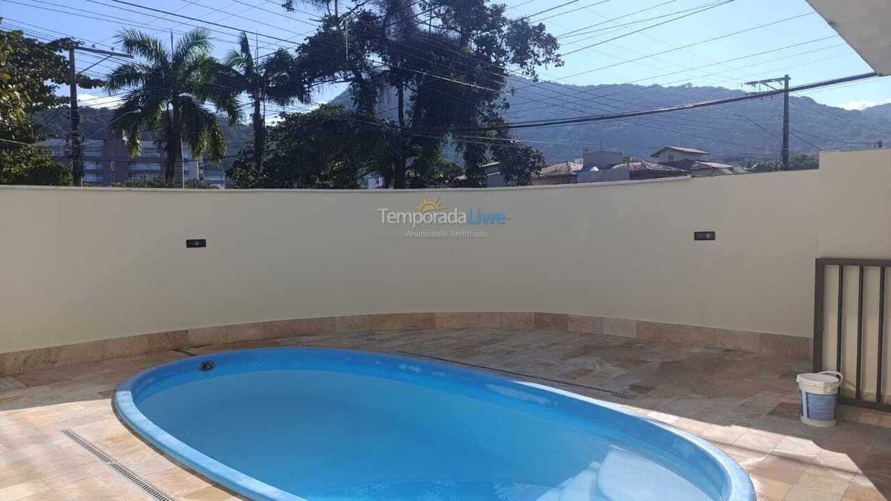 Apartment for vacation rental in Ubatuba (Praia das Toninhas)