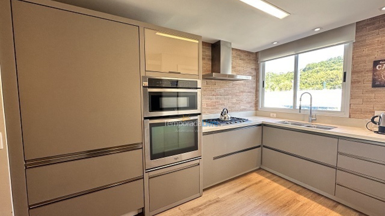 Apartamento para alquiler de vacaciones em Florianópolis (Praia Brava)