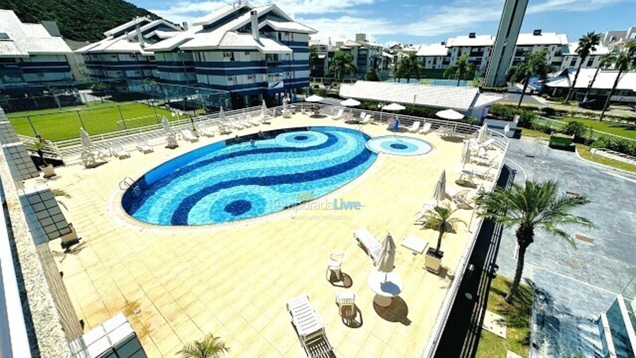 Apartamento para aluguel de temporada em Florianópolis (Praia Brava)