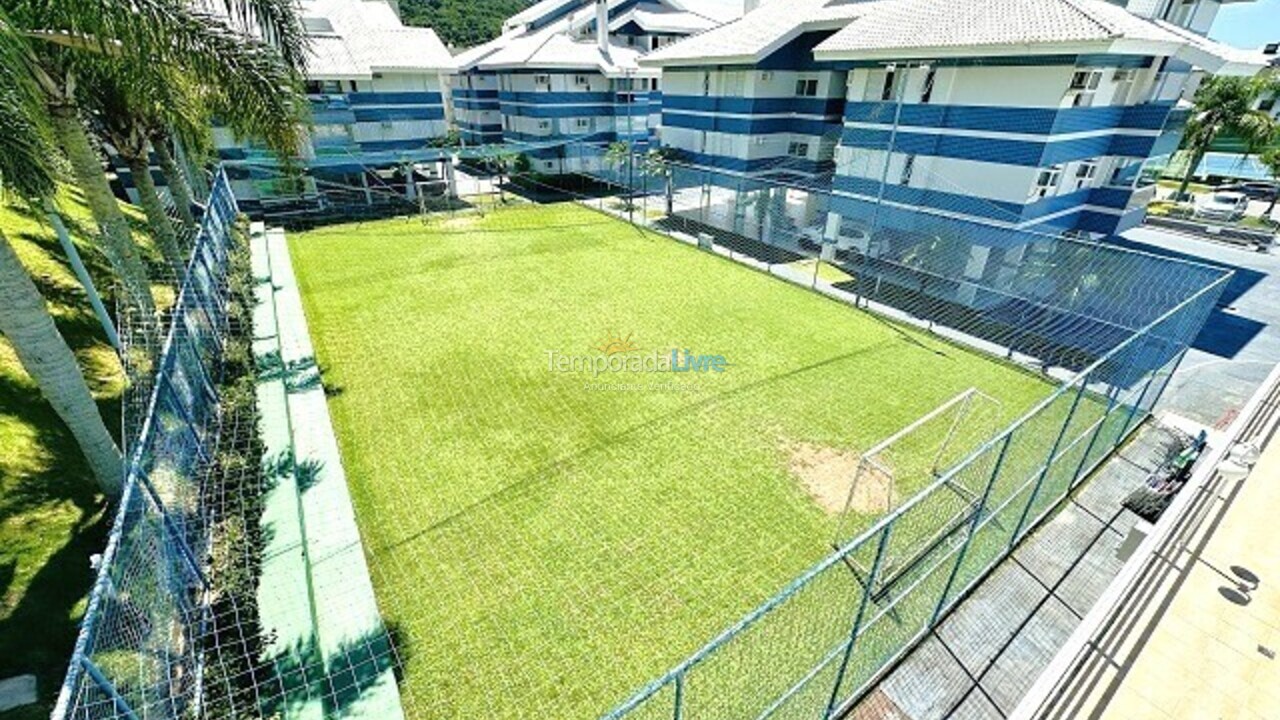 Apartamento para aluguel de temporada em Florianópolis (Praia Brava)