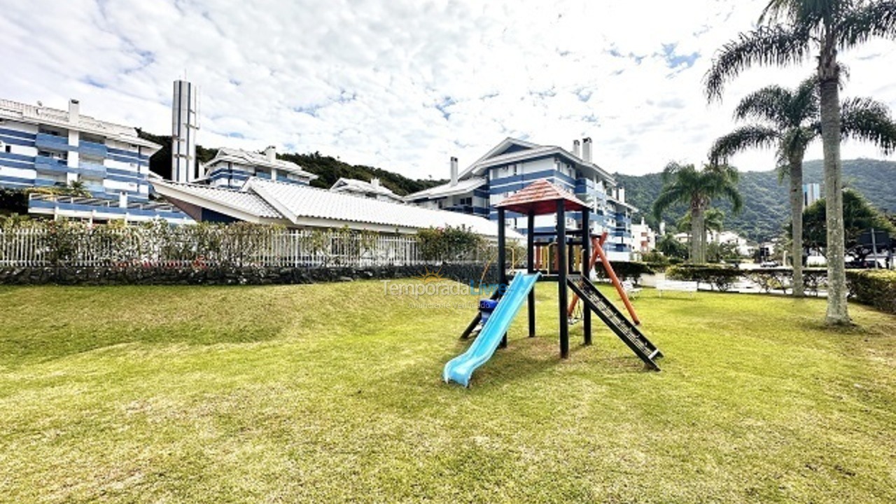 Apartamento para aluguel de temporada em Florianópolis (Praia Brava)