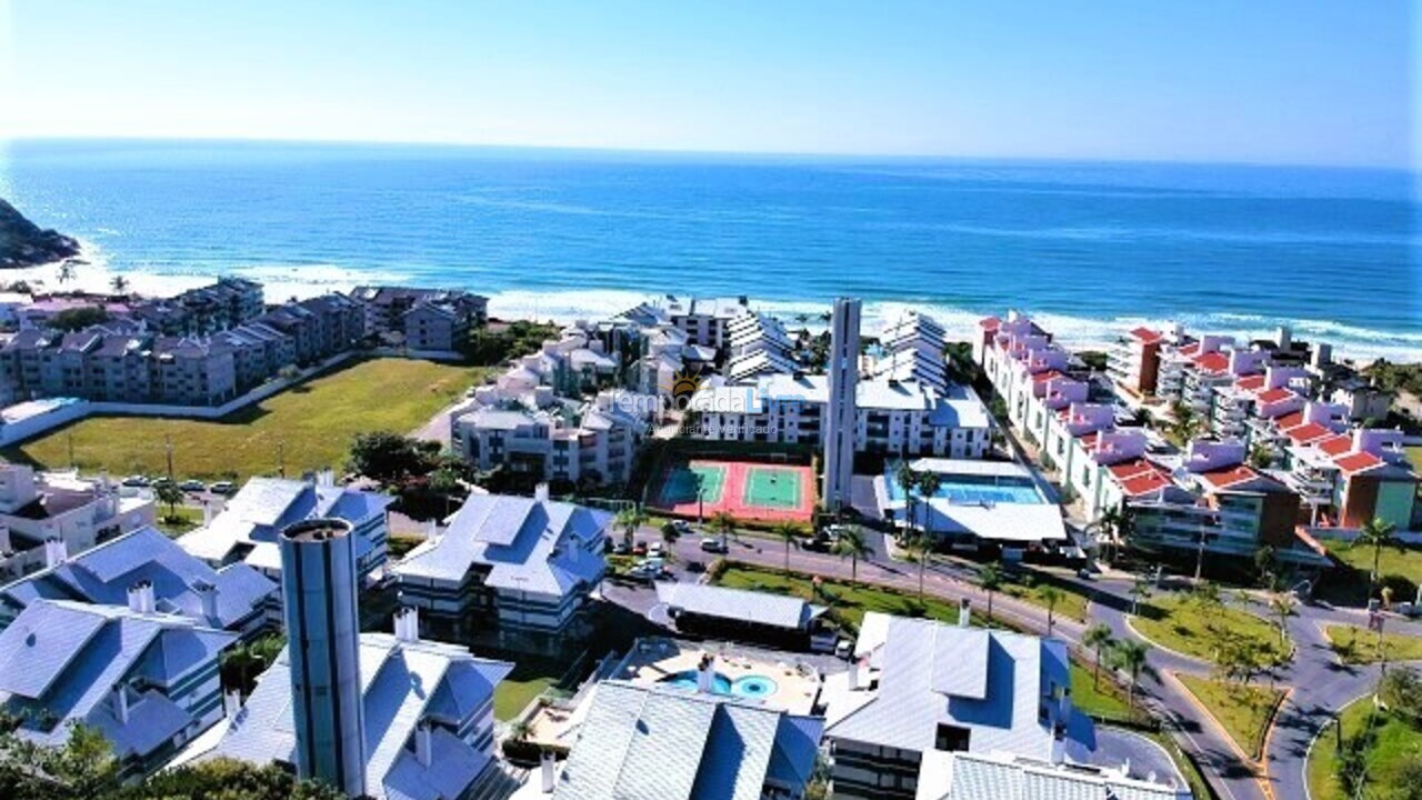 Apartamento para aluguel de temporada em Florianópolis (Praia Brava)