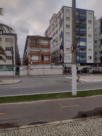 EXCELLENT APARTMENT IN BUILDING FACING THE BEACH