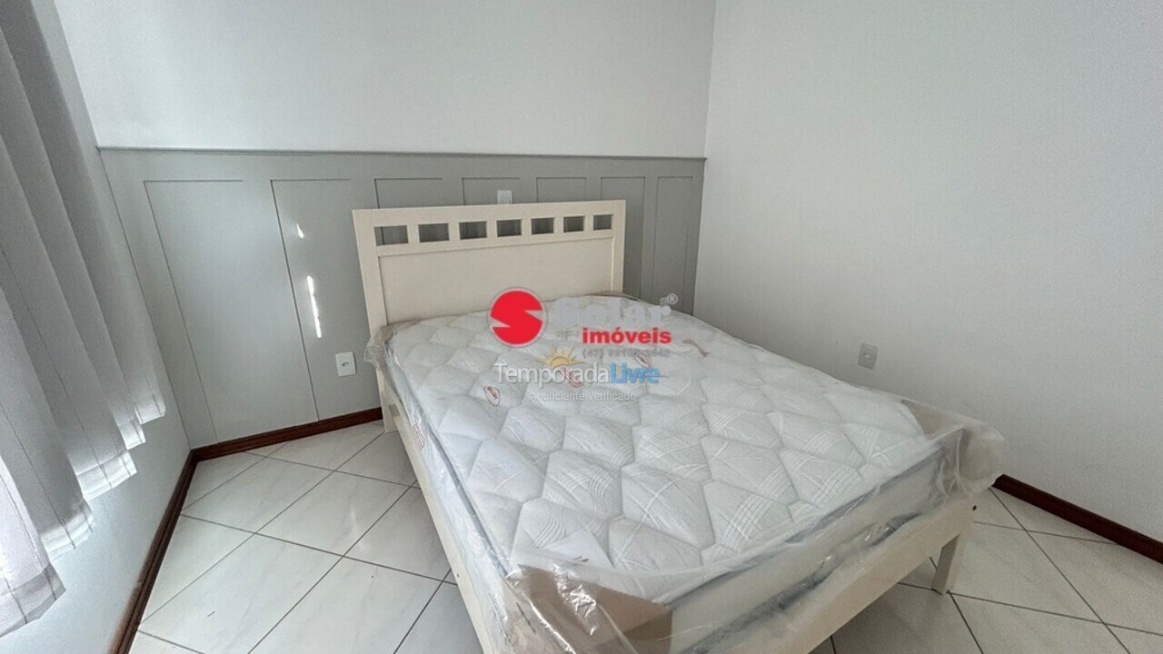 Apartamento para aluguel de temporada em Itapema (Meia Praia)