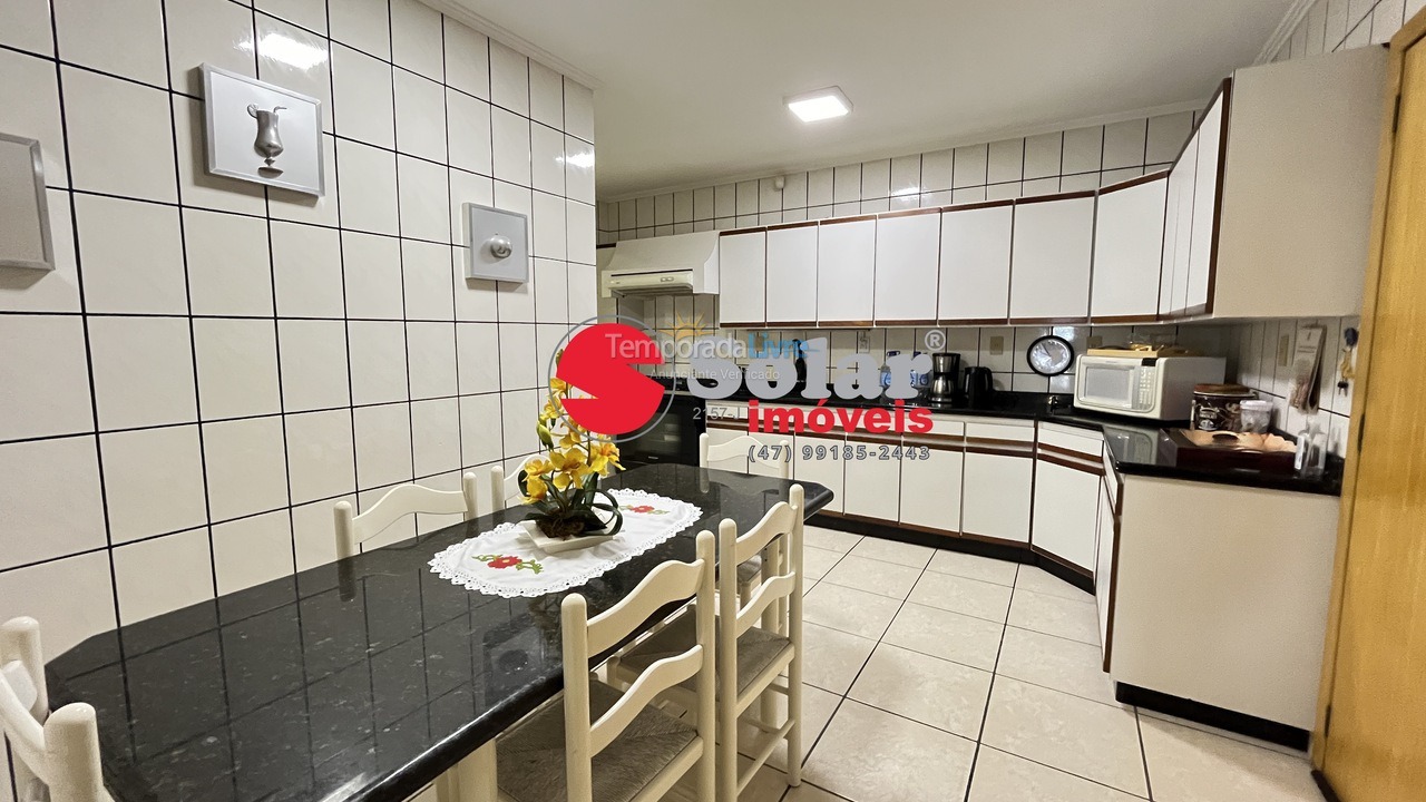 Apartment for vacation rental in Itapema (Meia Praia)
