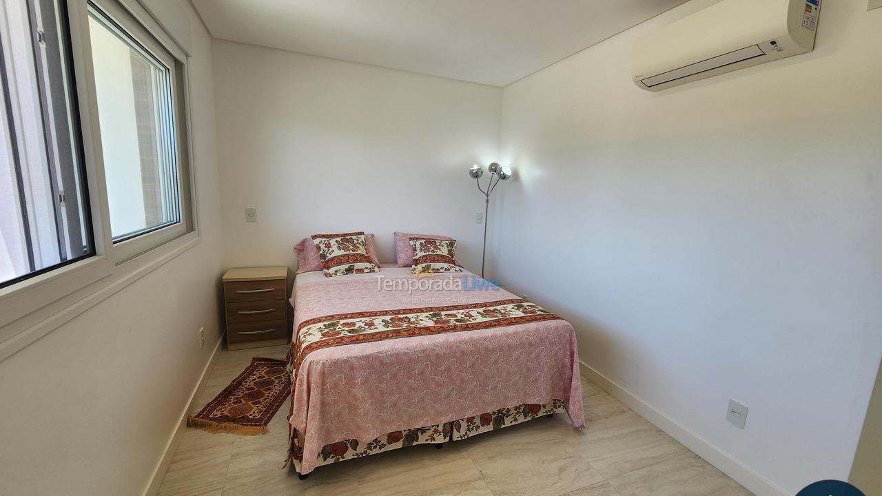 Casa para aluguel de temporada em Florianopolis (Jurerê Internacional)