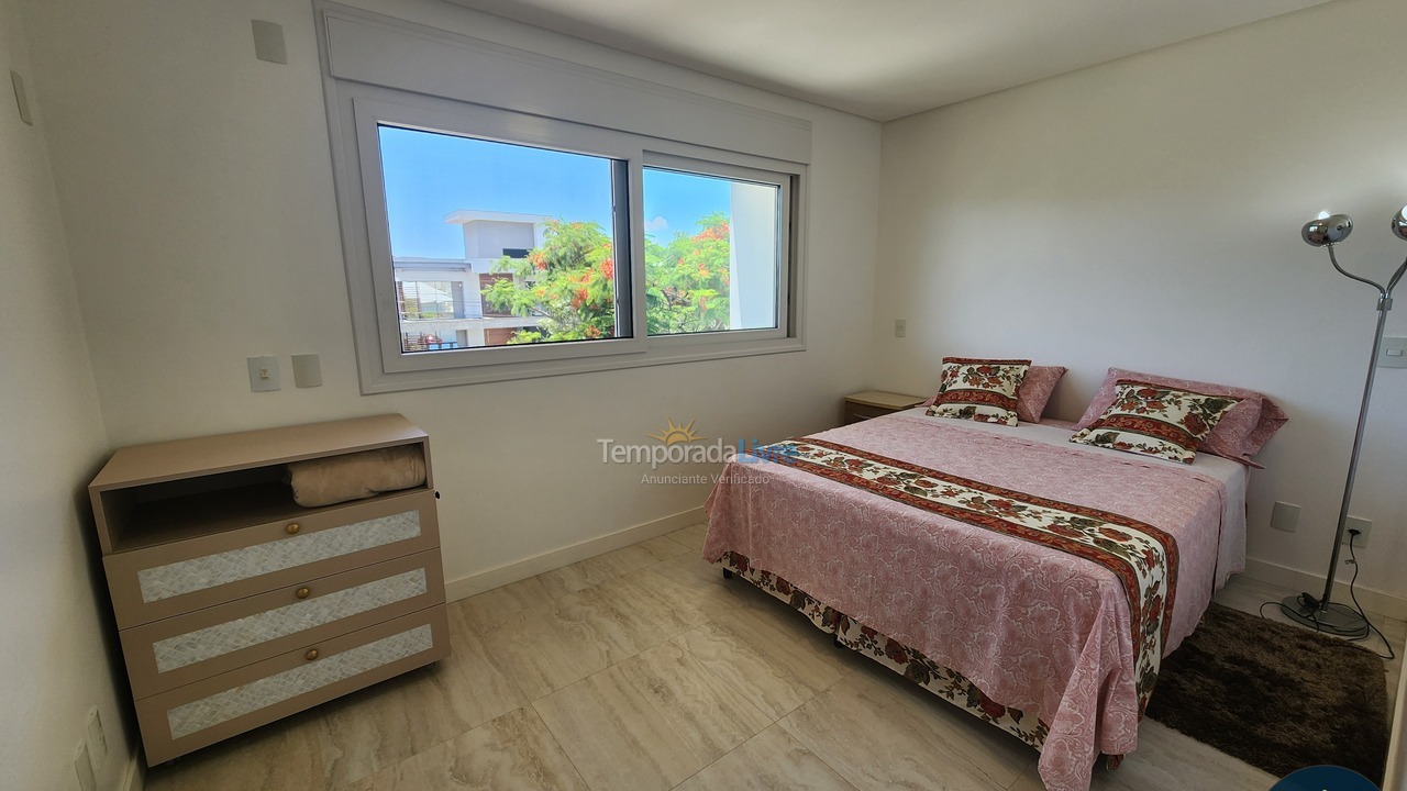 Casa para aluguel de temporada em Florianopolis (Jurerê Internacional)