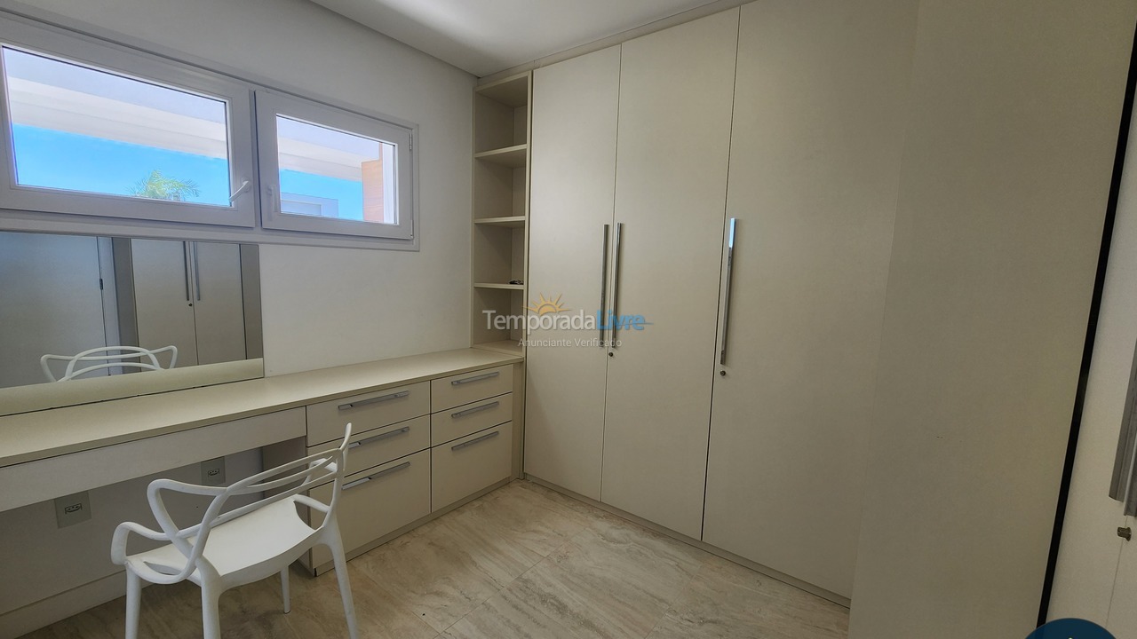 Casa para aluguel de temporada em Florianopolis (Jurerê Internacional)